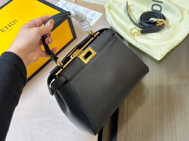 Fendi new Iseeu shoulder bag handbag