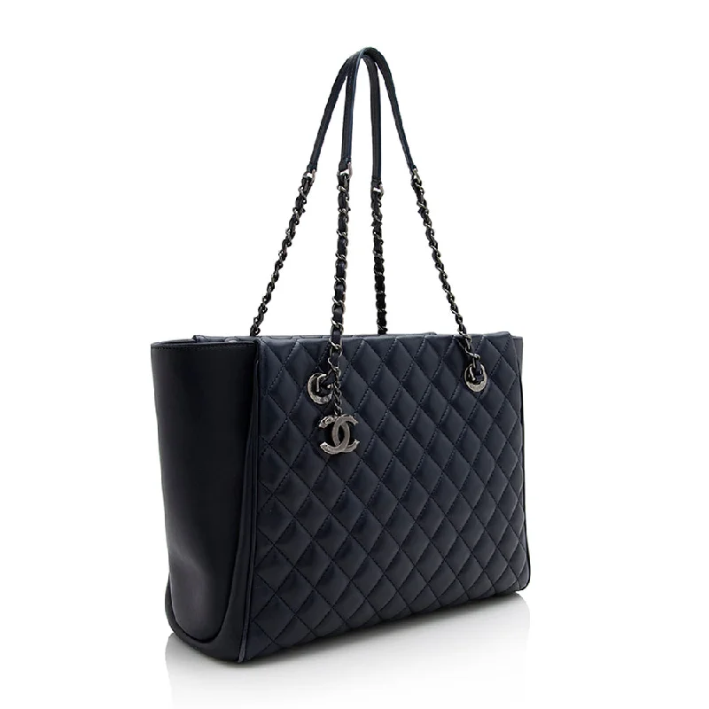 Chanel Quilted Lambskin CC Zip Large Tote (21917)